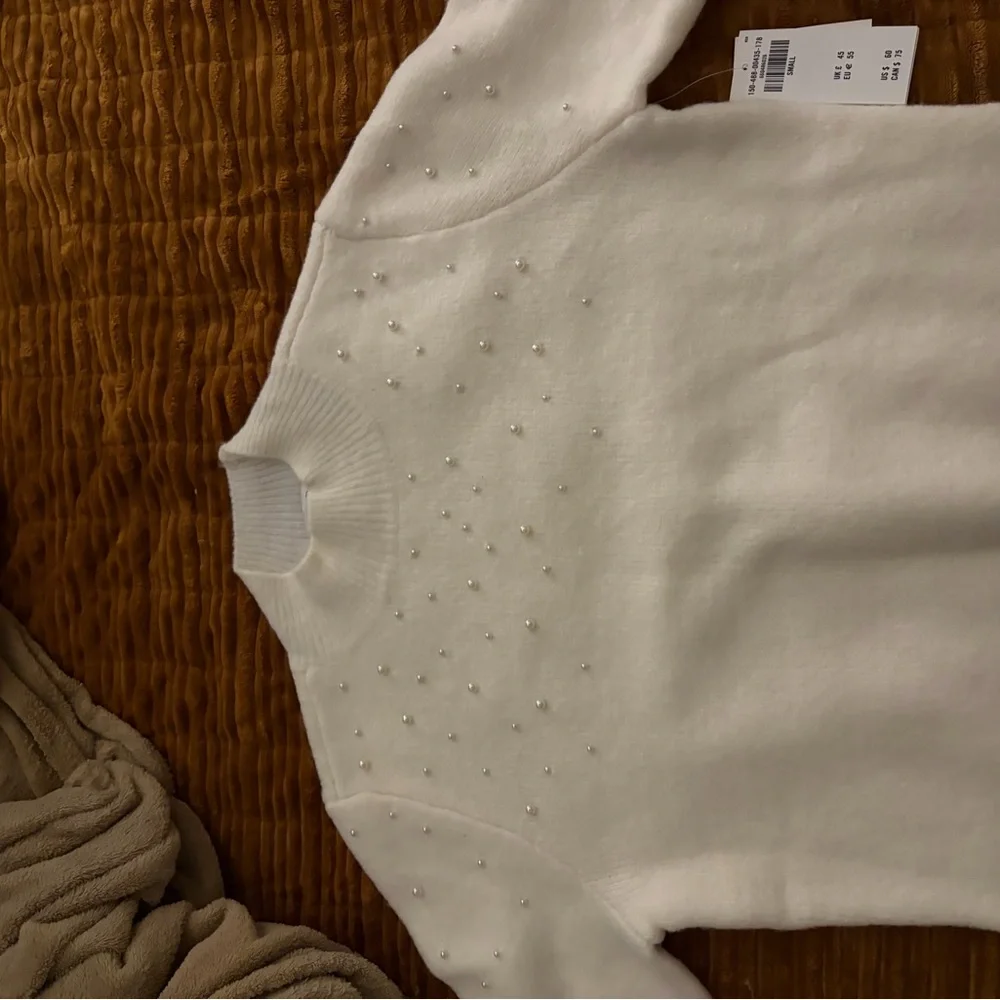 NWT Abercrombie Pearl Embellished Mockneck Sweater Tee - Picture 9 of 10